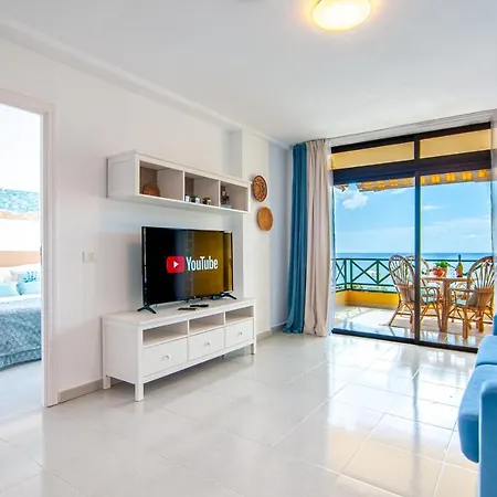 Exclusive With Sea View Apartment *